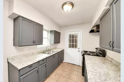 10506 Sierra Drive, Houston, TX 77051 - Photo 14