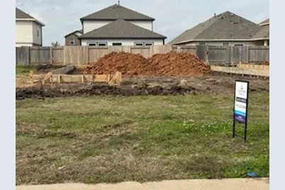 310 Amy Street, Angleton, TX 77515 - Photo 2