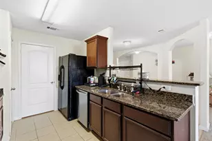 9810 Montana Sapphire Ln, Rosharon, TX 77583 - Photo 8