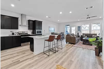 3215 Rainwood Gate Drive, Houston, TX 77047 - Photo 2
