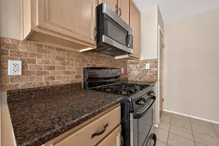 3718 Pintan Ln, Houston, TX 77014 - Photo 6