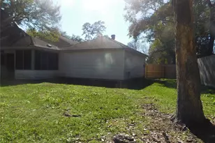 7819 12 Fairway Ln, Humble, TX 77346 - Photo 2