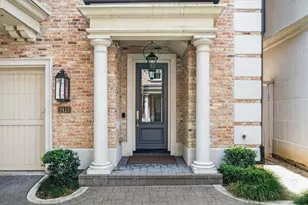 2413 Mimosa Dr, Houston, TX 77019 - Photo 2