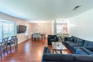 9619 Highmeadow Dr, Houston, TX 77063 - Photo 8