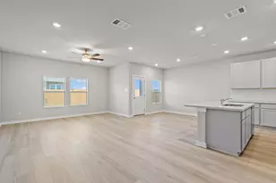 2525 N Heritage Dr, Dayton, TX 77535 - Photo 8