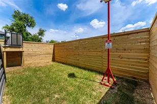 1318 E 32nd 1/2 St, Houston, TX 77022 - Photo 36