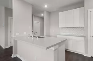 2442 E Heritage Dr, Dayton, TX 77535 - Photo 6