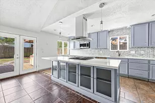 15919 Barbarossa Dr, Houston, TX 77083 - Photo 10