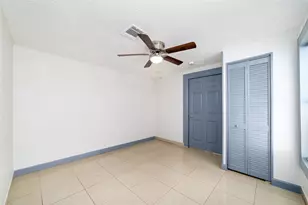 9201 Klondike St, Houston, TX 77075 - Photo 14