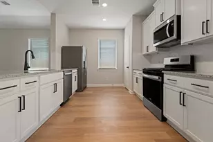 21540 Bluebonnet Bay Dr, Magnolia, TX 77354 - Photo 2