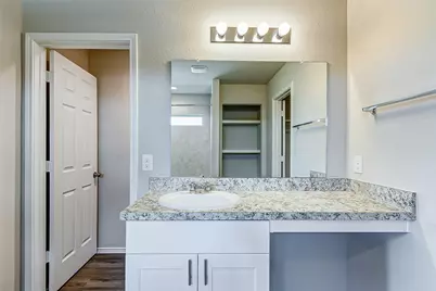 10403 Meadow Saffron Drive, Houston, TX 77016 - Photo 14