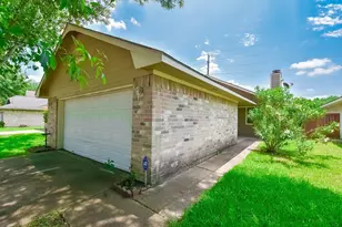 3723 Varla Ln, Houston, TX 77014 - Photo 2