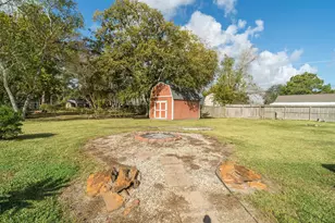 106 Tower Dr, Friendswood, TX 77546 - Photo 26