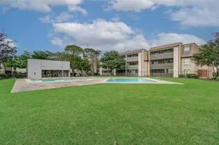 3015 Walnut Bend Ln, Houston, TX 77042 - Photo 30