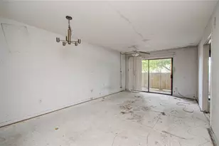 3015 Walnut Bend Ln, Houston, TX 77042 - Photo 4