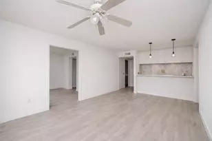 3015 Walnut Bend Ln, Houston, TX 77042 - Photo 8