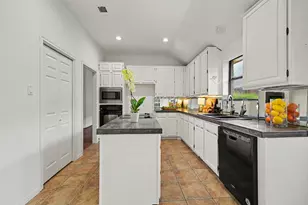 14115 Highcroft Dr, Houston, TX 77077 - Photo 8