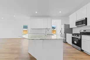 1419 Splashing Wave Dr, Iowa Colony, TX 77583 - Photo 4