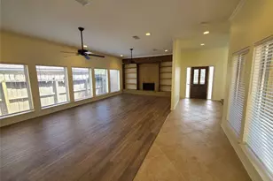 15815 Crestbrook Dr, Houston, TX 77059 - Photo 4