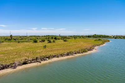 1105 Bobs Road, Crystal Beach, TX 77650 - Photo 8
