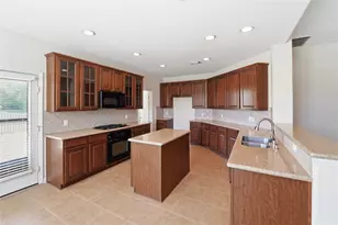 5803 Deleon Trail Dr, Spring, TX 77379 - Photo 4