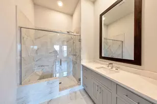 2722 Maxroy St, Houston, TX 77007 - Photo 8