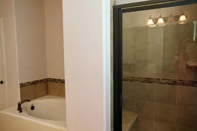 28 W Oaks Drive, Houston, TX 77058 - Photo 12