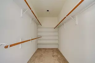 28 W Oaks Dr, Houston, TX 77058 - Photo 14