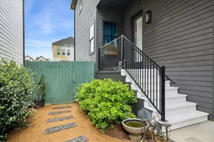 810 E 39th St, Houston, TX 77022 - Photo 16