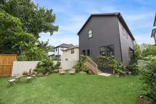 810 E 39th St, Houston, TX 77022 - Photo 2