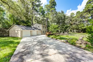 81 Oak Grove Ln, Conroe, TX 77304 - Photo 2