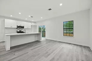 727 E 40th St, Houston, TX 77022 - Photo 6