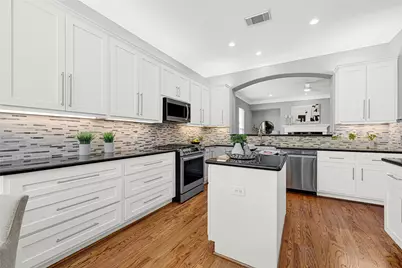 1420 W 26th Street, Houston, TX 77008 - Photo 10