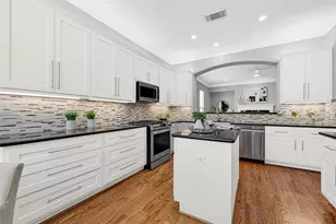 1420 W 26th St, Houston, TX 77008 - Photo 10