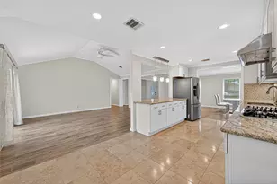8530 Roos Rd, Houston, TX 77036 - Photo 24