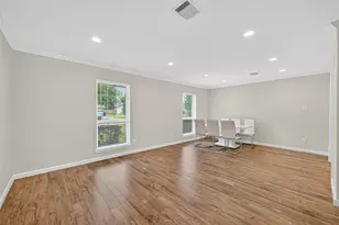 8530 Roos Rd, Houston, TX 77036 - Photo 10