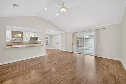 8530 Roos Road, Houston, TX 77036 - Photo 16