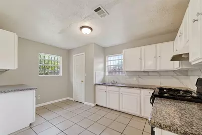 4326 Howcher Street, Houston, TX 77047 - Photo 10