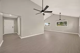 5923 Heatherbrook Dr, Houston, TX 77085 - Photo 2