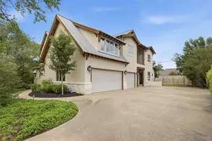 9201 Lake Forest Ct N, College Station, TX 77845 - Photo 6