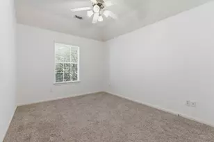 19 Aquiline Oaks Pl, The Woodlands, TX 77382 - Photo 18