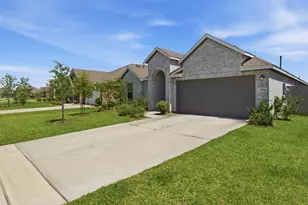 4714 Jasmine Heather Ln, Baytown, TX 77521 - Photo 2