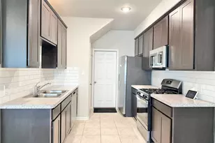 514 N 6th St, La Porte, TX 77571 - Photo 2