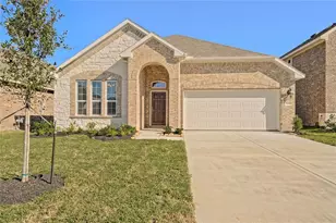 8430 Sunset Isles Dr, Baytown, TX 77521 - Photo 1