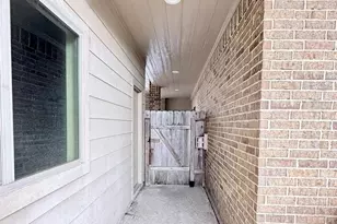 2504 Rosa Rita Dr, League City, TX 77573 - Photo 34