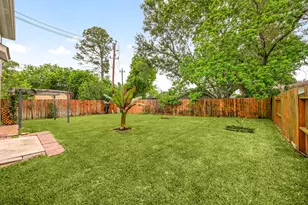 1727 Whispering Pine Ct, Missouri City, TX 77489 - Photo 2