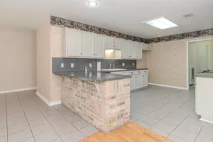 2703 Saba Ln, Port Neches, TX 77651 - Photo 8