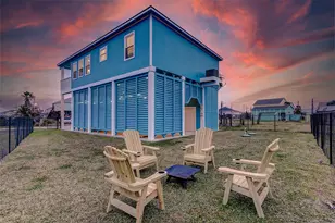 967 Bowers Ln, Crystal Beach, TX 77650 - Photo 4