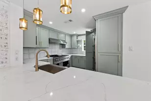 2734 Triway Ln, Houston, TX 77043 - Photo 12