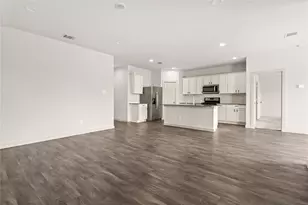 1702 Plantation Pl, Baytown, TX 77523 - Photo 12